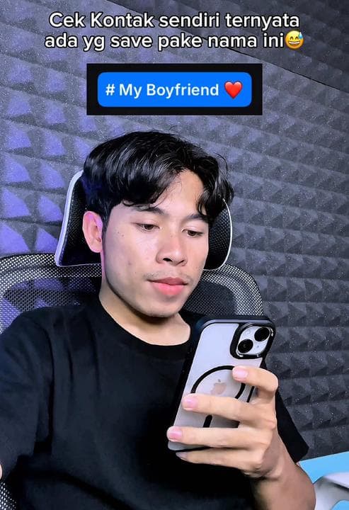 Cek kontak kalian di save pake nama apa sama temen kalian